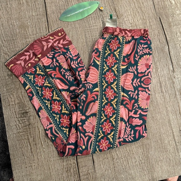 FARM Rio Seashell Tapestry Teal Cargo Pants. - Picture 5 of 7